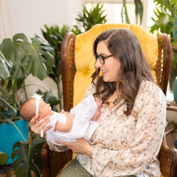 Meet your Posher, Angie - Picture 1 of 1